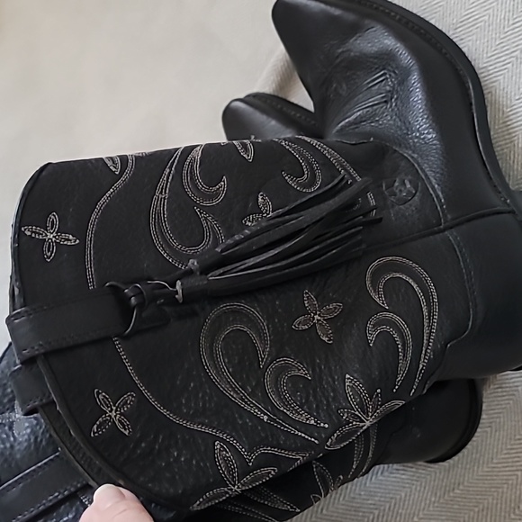 Ariat womens black cowboy boots - Picture 7 of 8